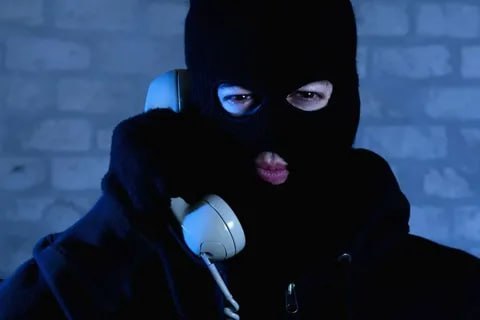 Какие действия предпринять при поступлении угрозы террористического акта по телефону? Какие действия предпринять при поступлении угрозы террористического акта по телефону?.